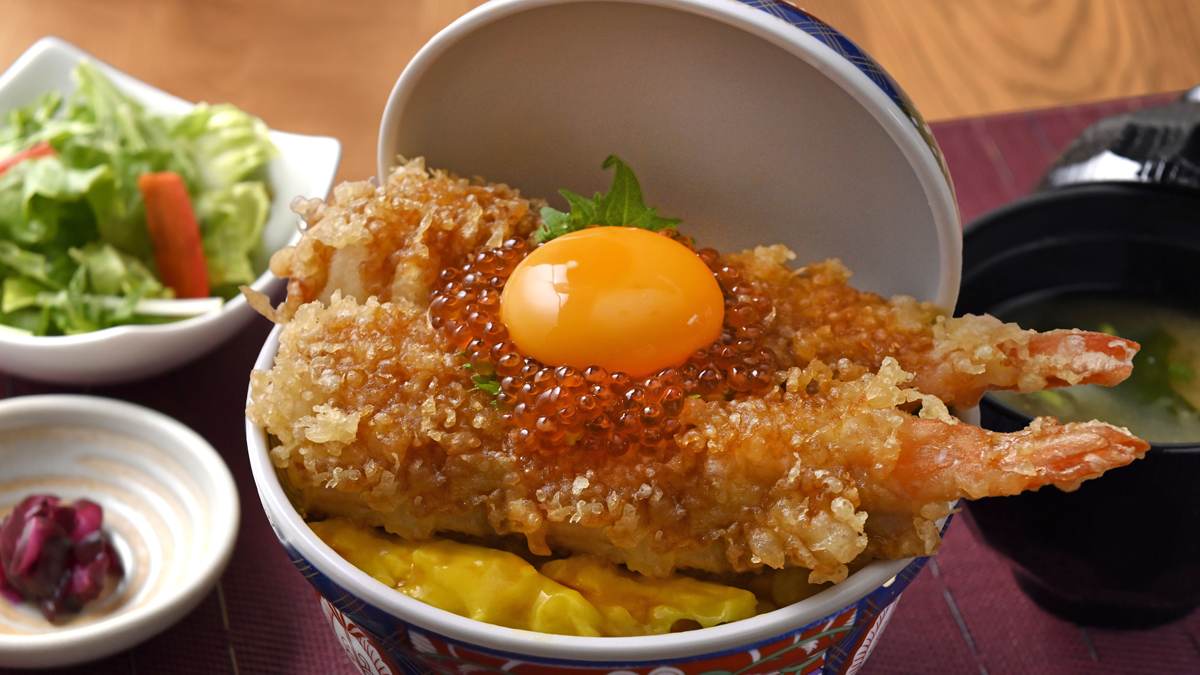天丼好きなら絶対要チェックして！ フタが閉じられない特大海老天丼が