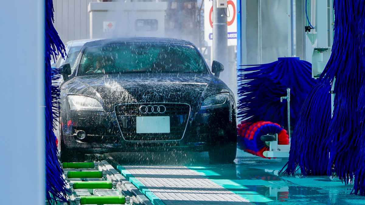 自分で手洗い洗車は面倒臭い! 月額980円で愛車が何度でも洗い放題 自分で手洗い洗車は面倒臭い! 月額980円で愛車が何度でも洗い放題