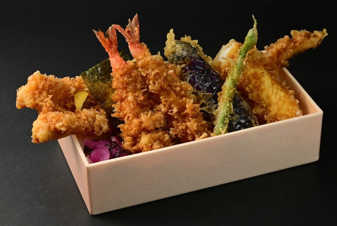 訪日外国人が滞在中一度は食べたいという人気天丼♡ その天丼、天むすテイクアウト専門店をリコメン（from池袋デパ地下）