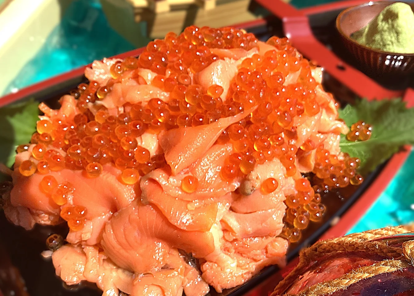 アツアツご飯にイクラ、サーモン、カニ、マグロたたき食べ放題! これは最高すぎる朝食だ!(from浦安)