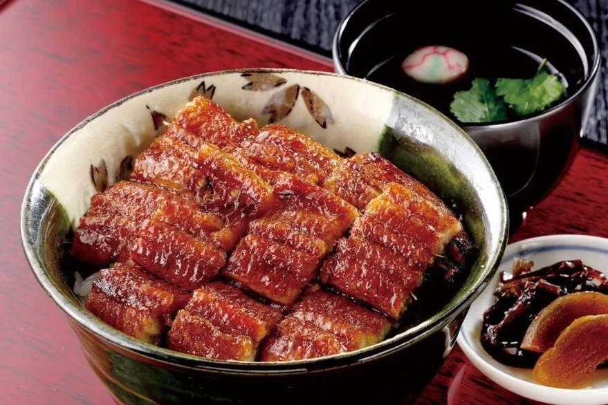 この国産うなぎ、大ぶりでビックリ♡ 岐阜の老舗をルーツに持つ神楽坂の地焼きのうなぎ専門店に行ってみたい!