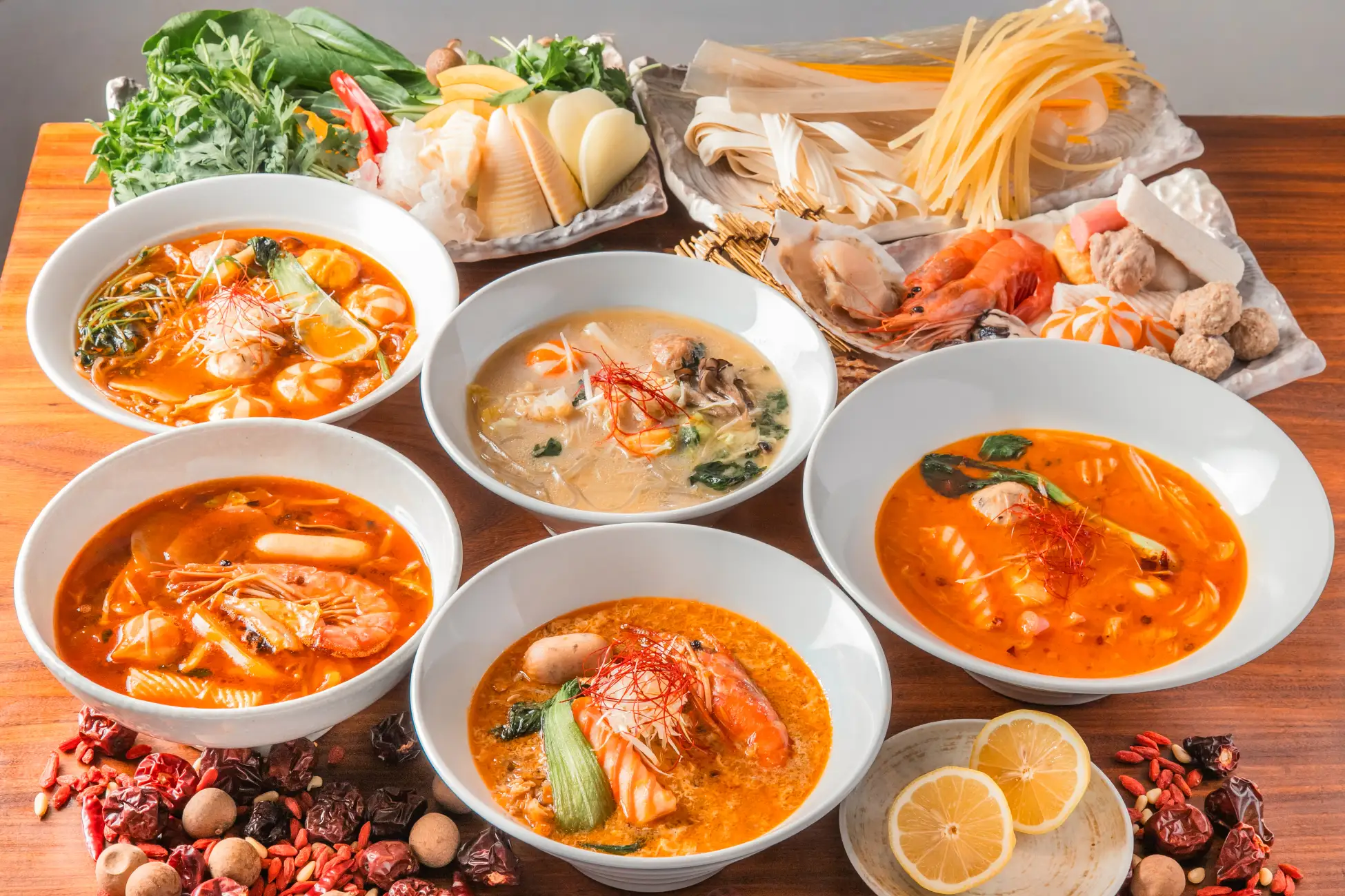 ヘルシーだから罪悪感なし！ 麻辣湯ブームの超おすすめ店！ 60種の具、4種のスープからお好きに♡（from水道橋）