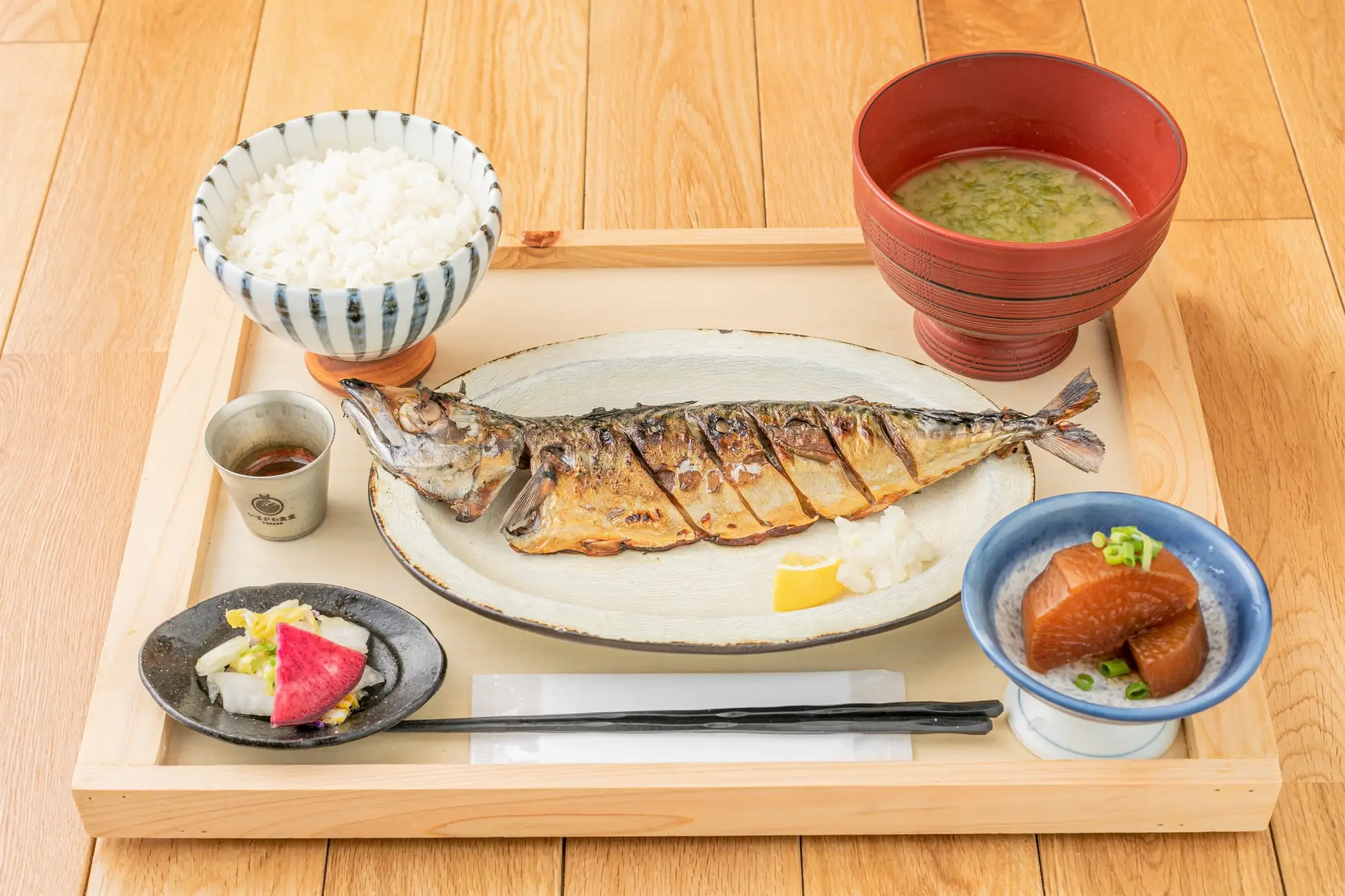 生さばを関東で! 京王稲田堤に誕生した、三浦漁港直送のコスパ最強お魚食堂が気になる!