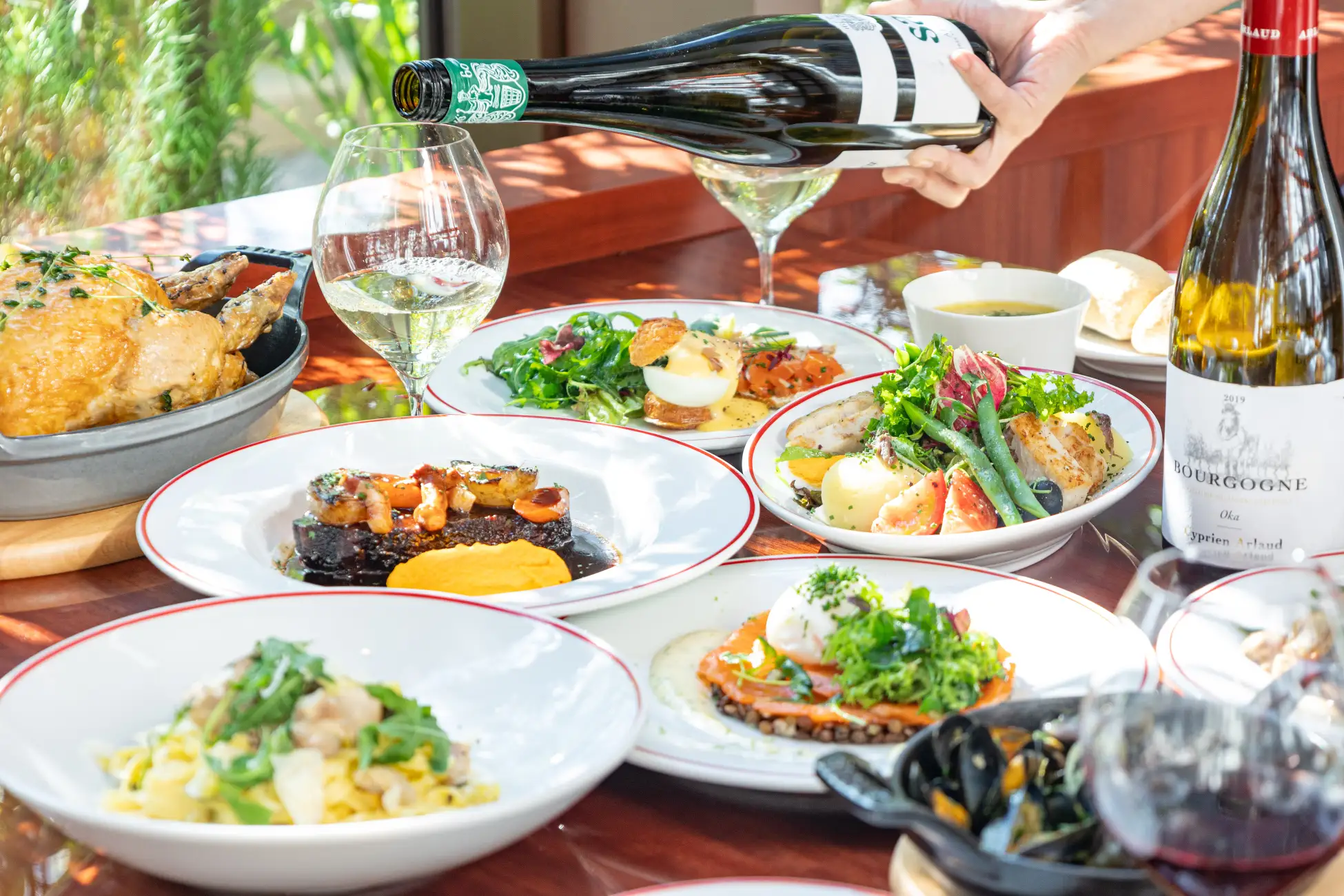 北参道の隠れ家的ビストロでフランスワインを心ゆくまで！ 泡、白、ロゼ、赤…昼も夜も飲み放題を満喫♡